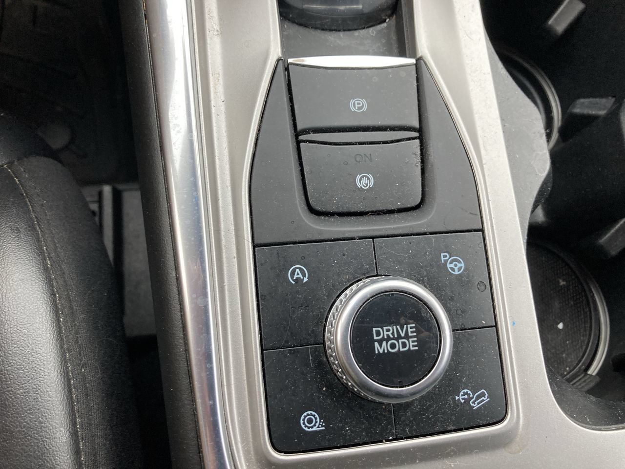 Used 2020 Ford Explorer Platinum w/ Premium Technology Package AWD/4WD image 14