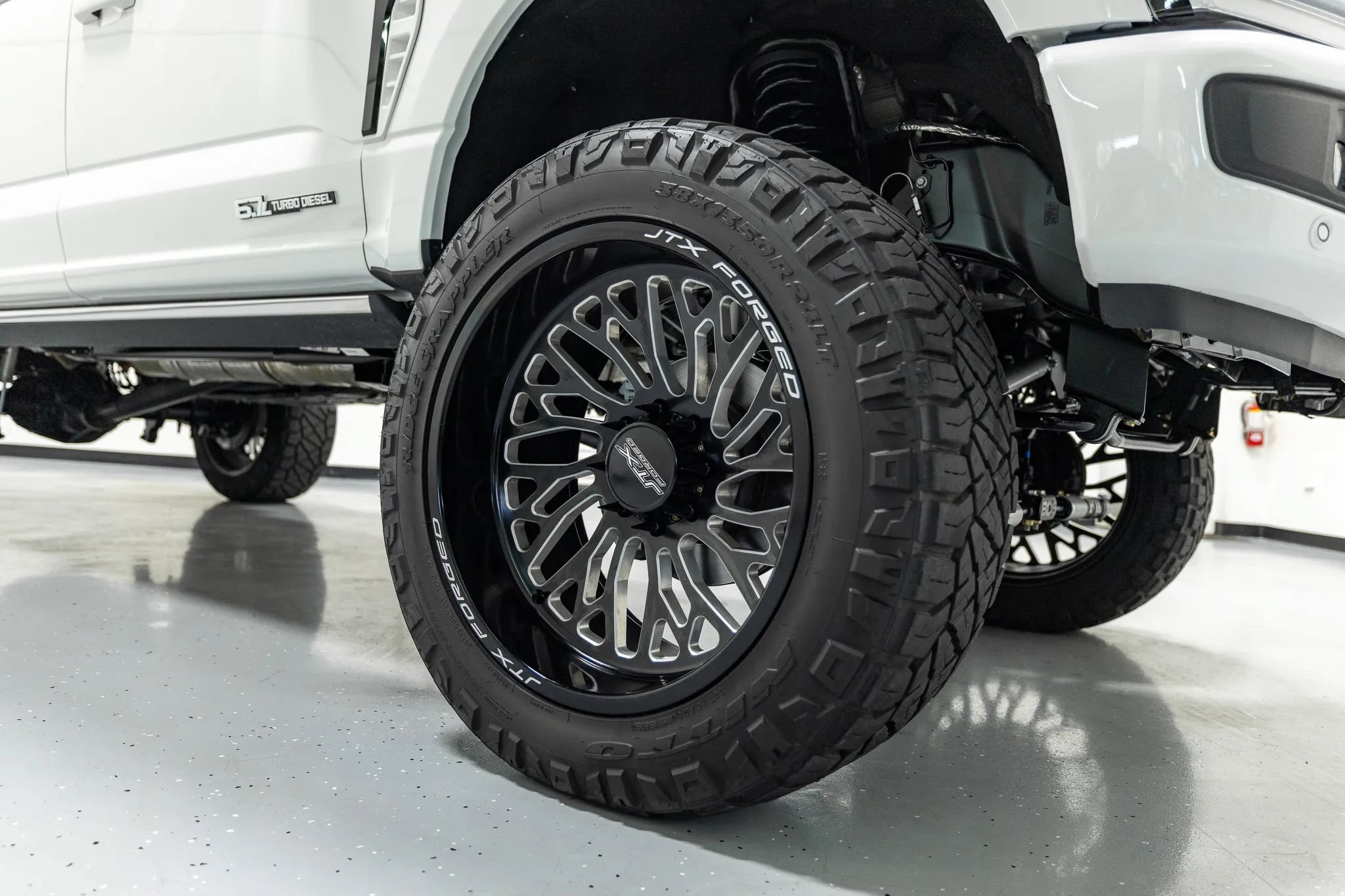 Used 2025 Ford F250 Platinum AWD/4WD image 32
