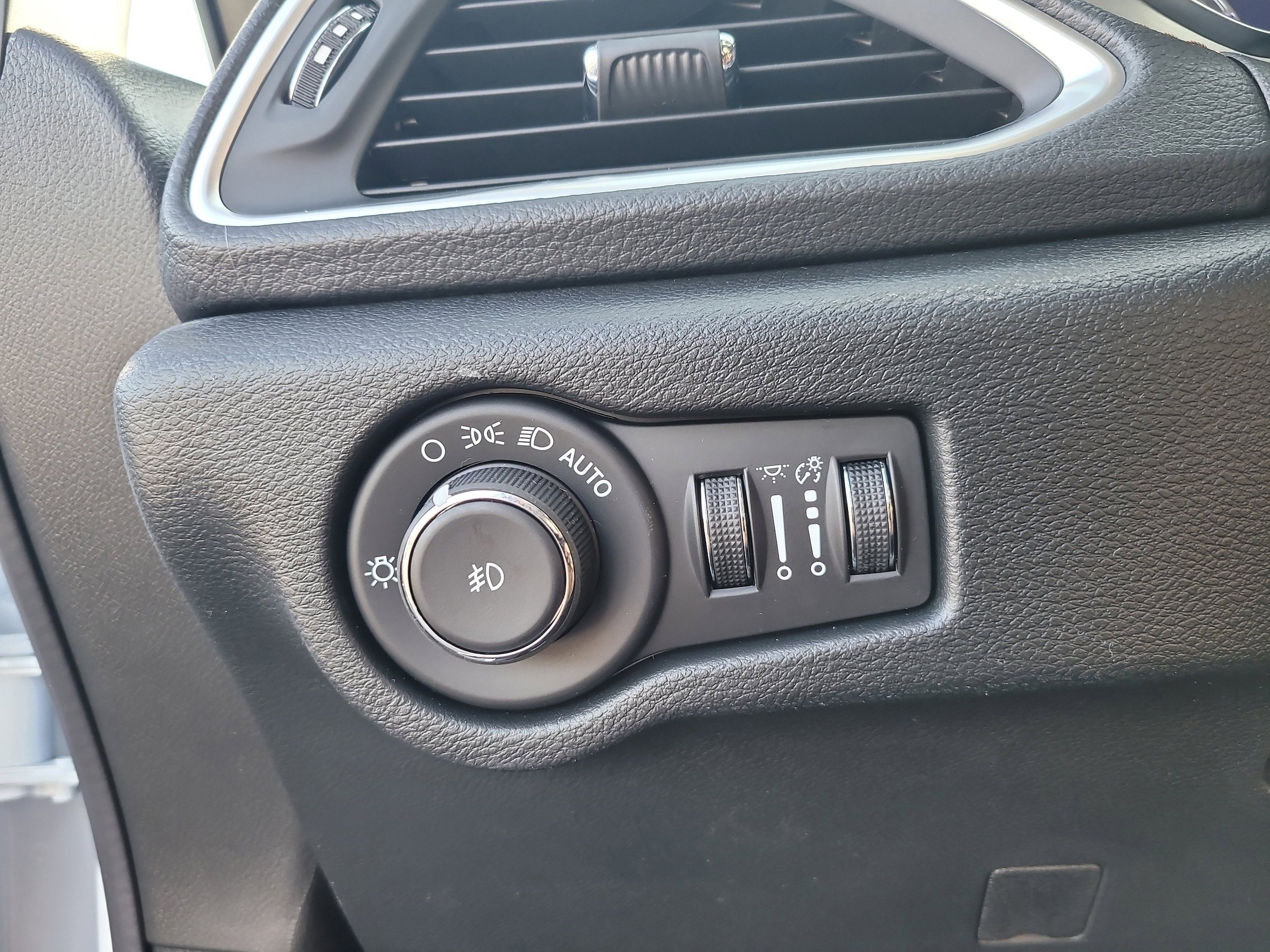 New 2026 Chrysler Pacifica Pinnacle FWD image 23