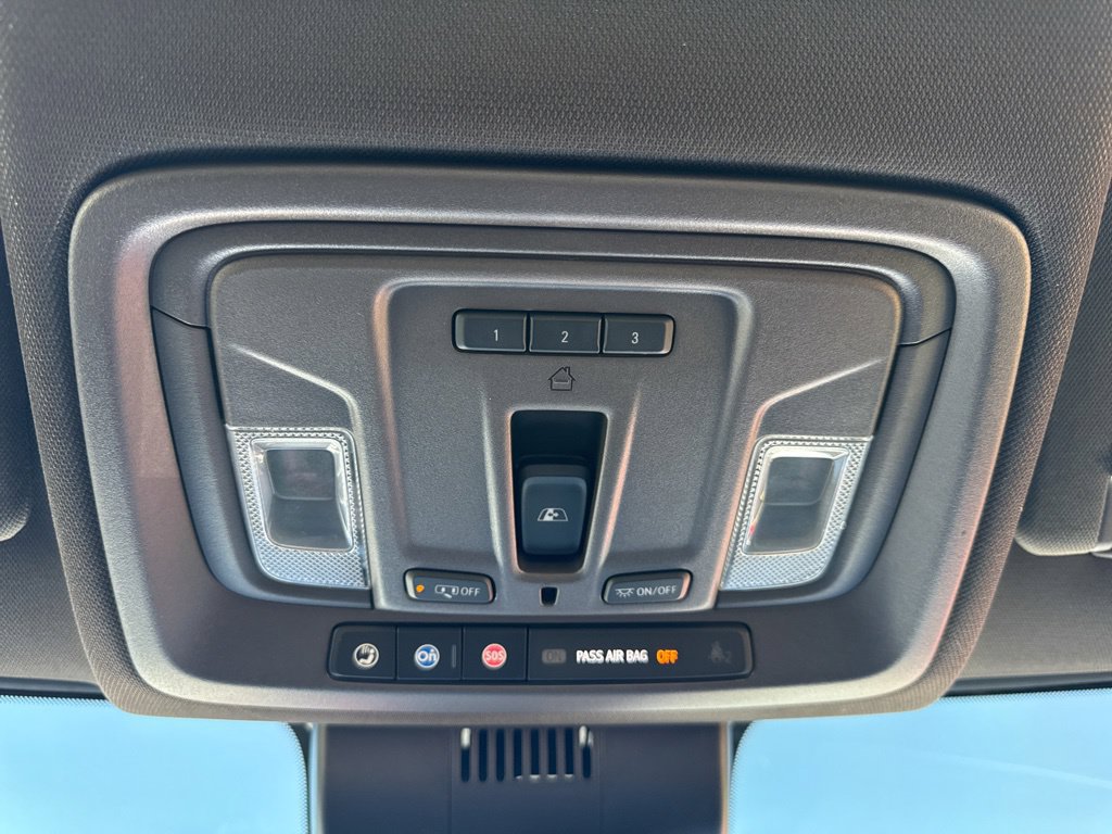 Used 2022 Chevrolet Silverado 1500 LTZ AWD/4WD image 22