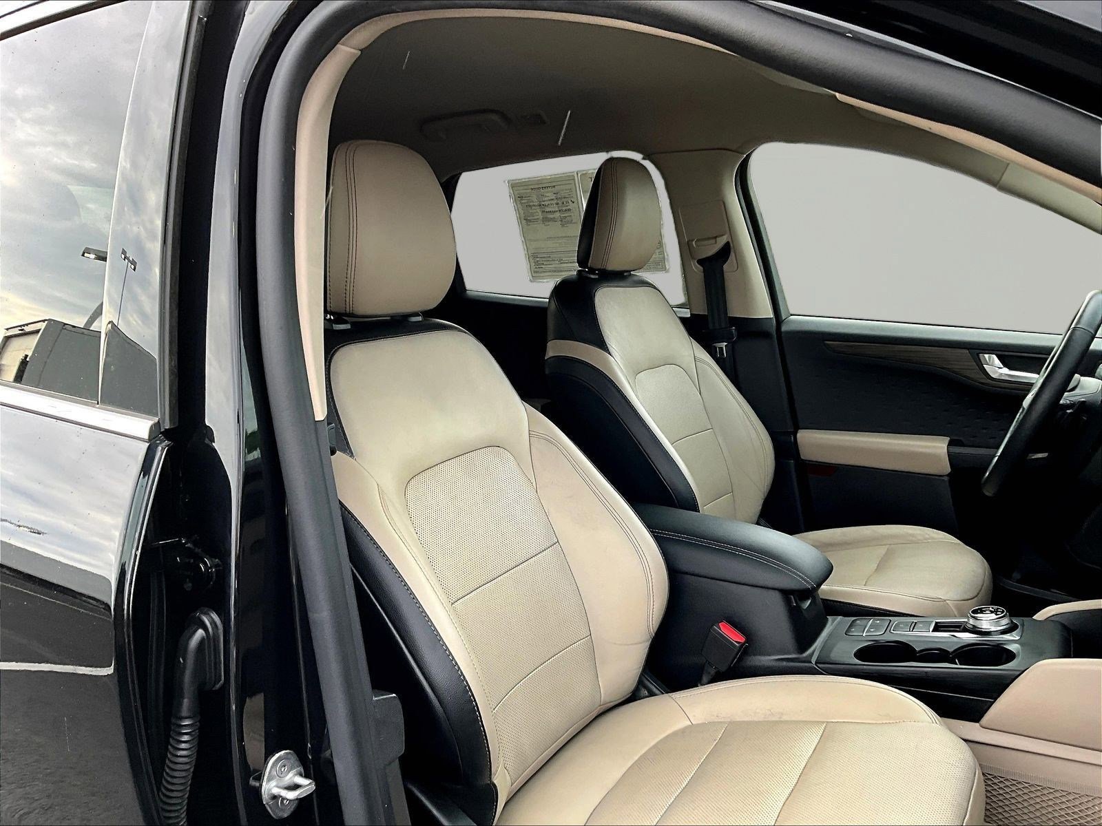 Used 2020 Ford Escape Titanium AWD/4WD image 29