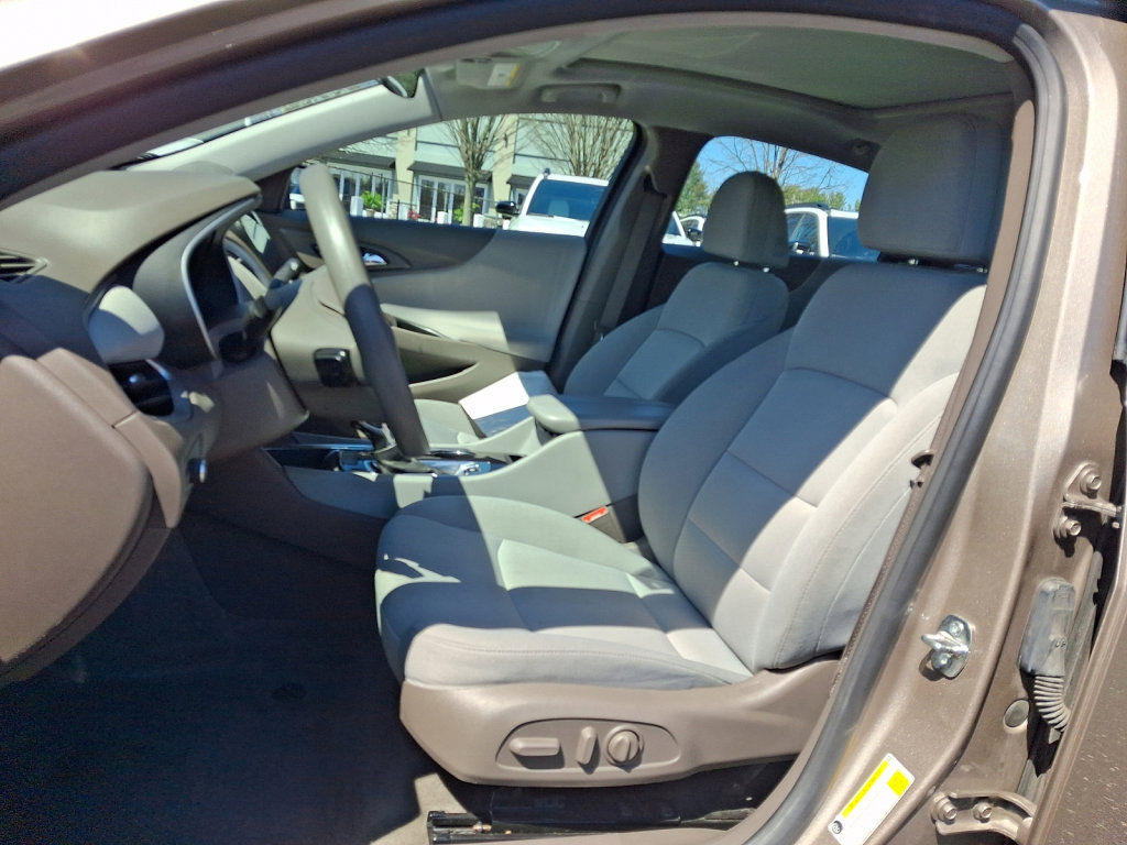 Used 2024 Chevrolet Malibu LT image 24