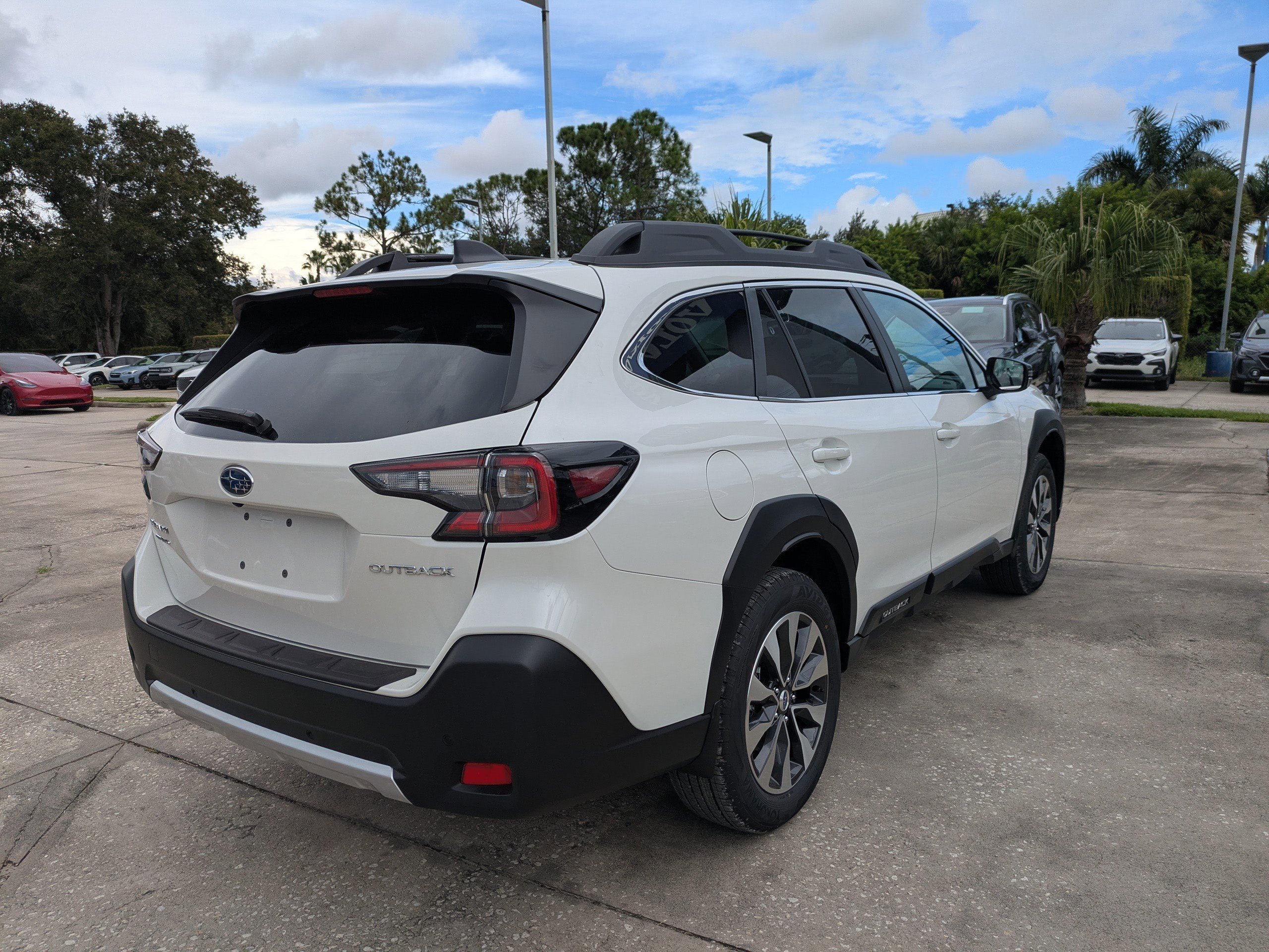 New 2025 Subaru Outback Limited image 4