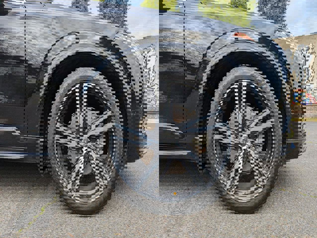 Used 2019 Volvo XC90 T8 R-Design w/ Advanced Package image 33