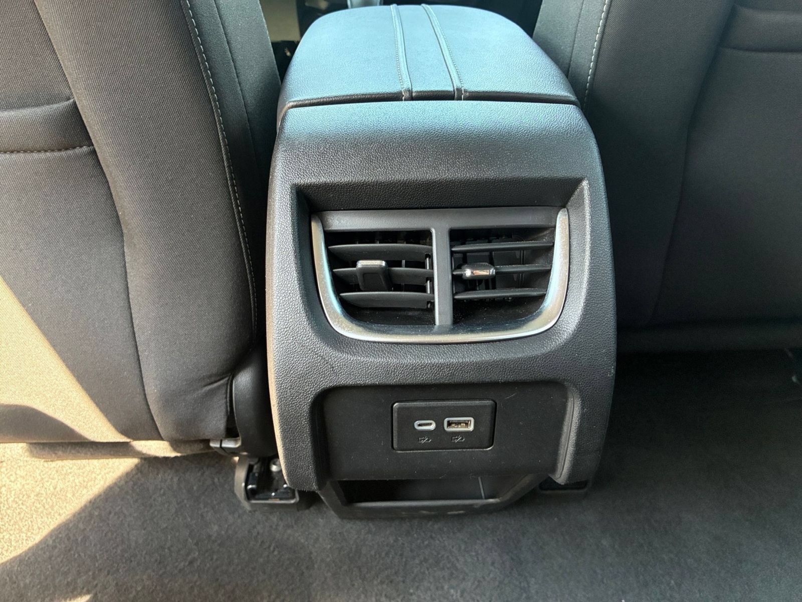 Used 2025 Chevrolet Blazer LT FWD image 19