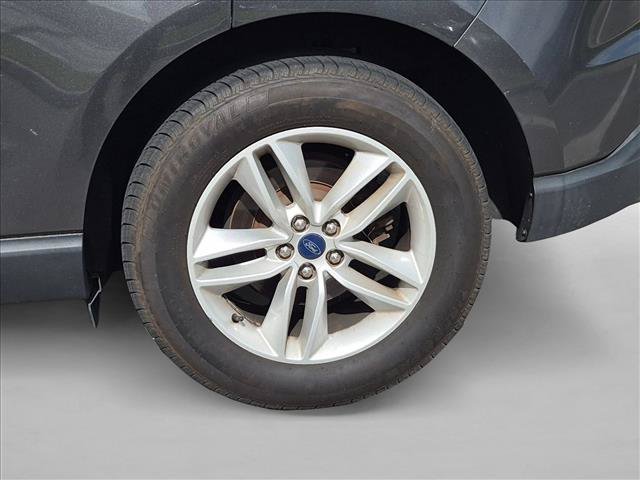 Used 2018 Ford Edge SEL w/ Equipment Group 201A FWD image 13
