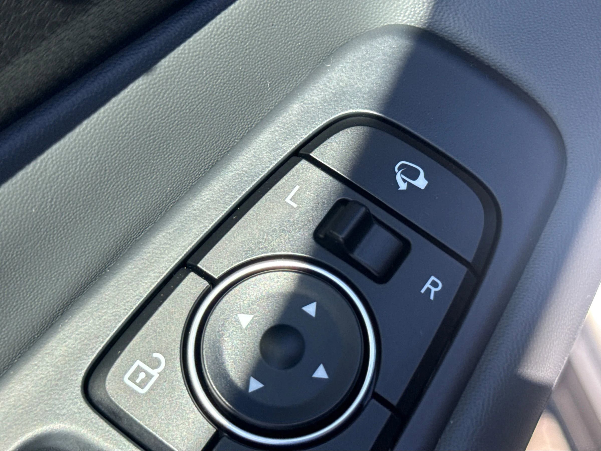 Used 2021 Hyundai Santa Fe Limited AWD/4WD image 42