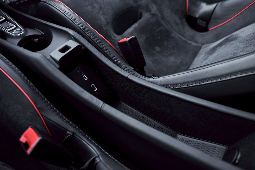 Used 2023 McLaren Artura RWD image 62