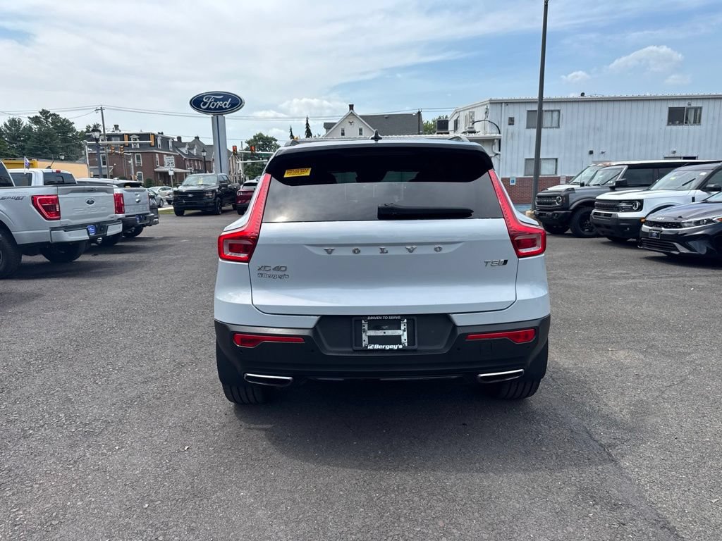Used 2020 Volvo XC40 T5 R-Design w/ Protection Package AWD/4WD image 6