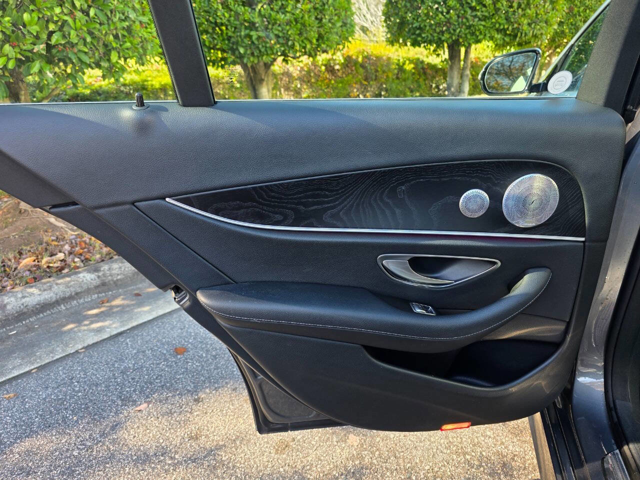 Used 2017 Mercedes-Benz E 300 image 33