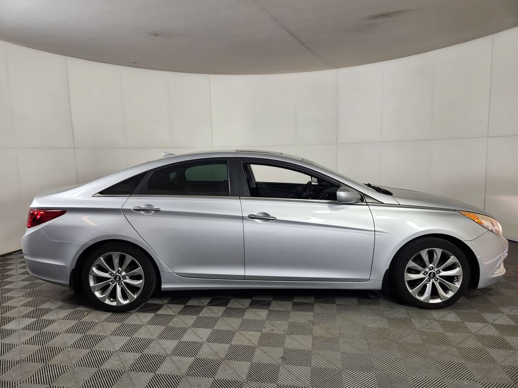 Used 2013 Hyundai Sonata SE w/ Navigation & Sunroof Pkg FWD image 8