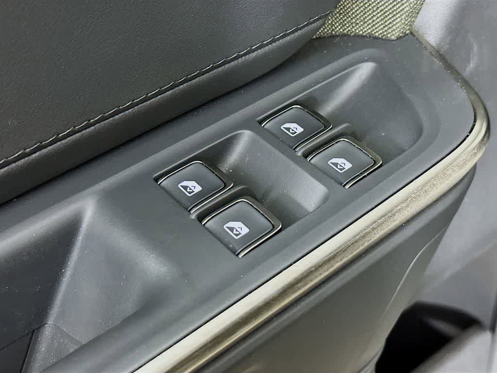 Used 2025 Rivian R1S Adventure image 27