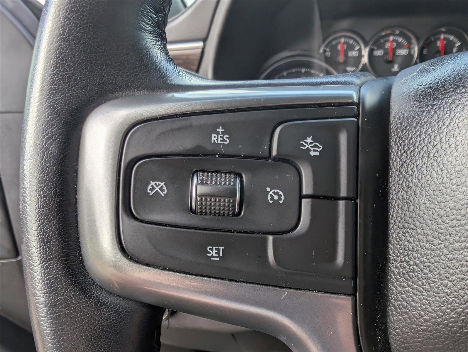 Used 2021 Chevrolet Suburban LS image 17