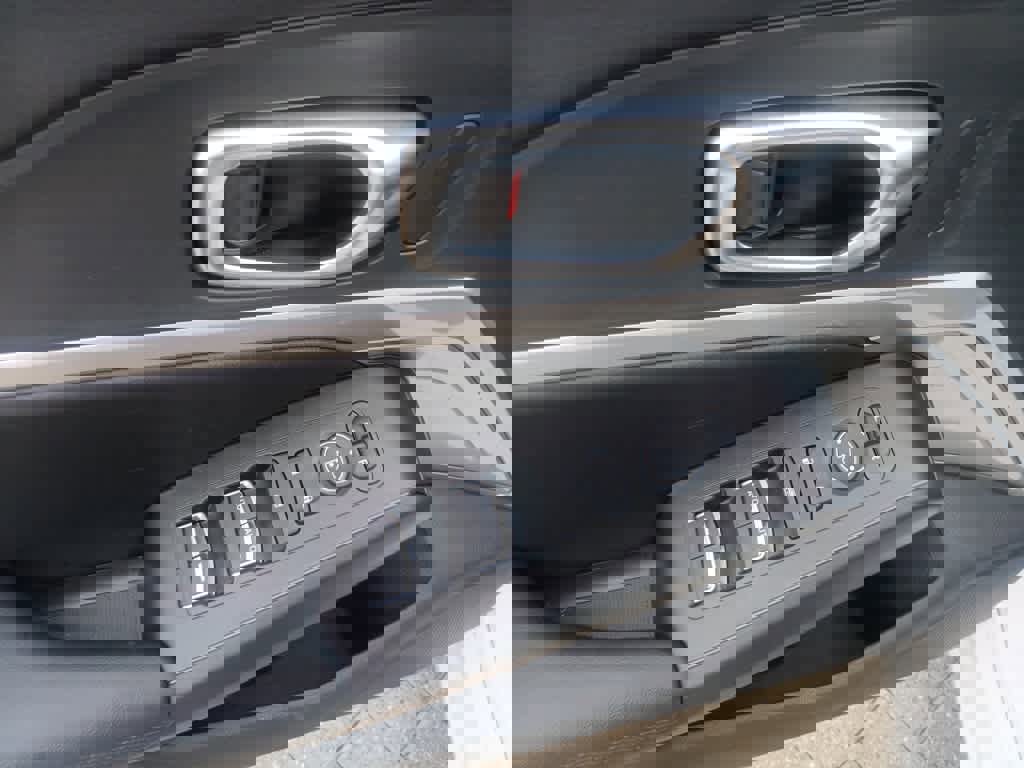 Used 2025 Acura Integra FWD image 18