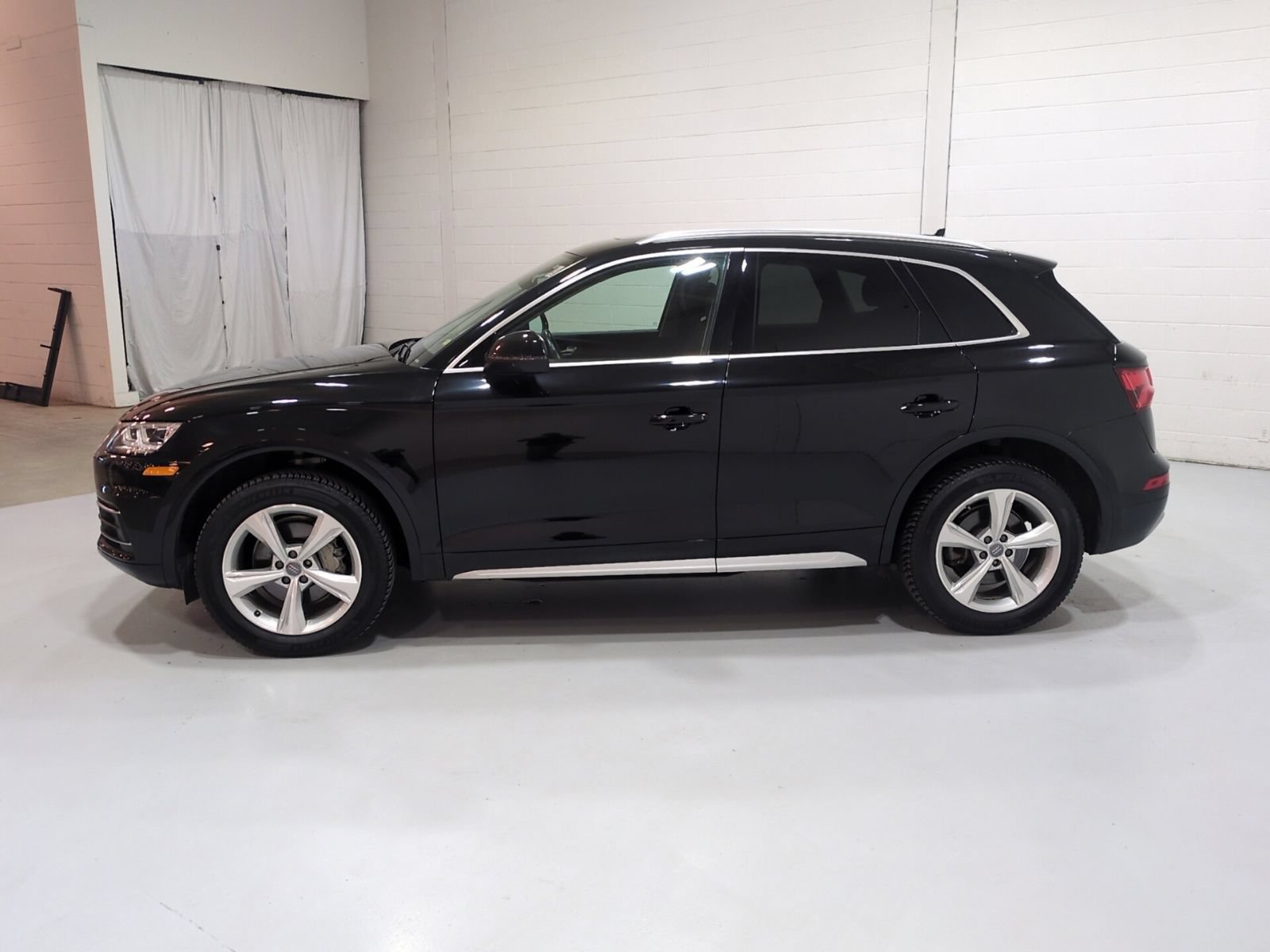 Used 2020 Audi Q5 2.0T Premium Plus w/ Premium Plus Package AWD/4WD image 8