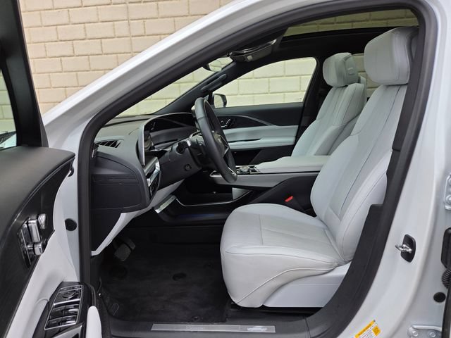 Used 2024 Cadillac Lyriq Luxury AWD/4WD image 21