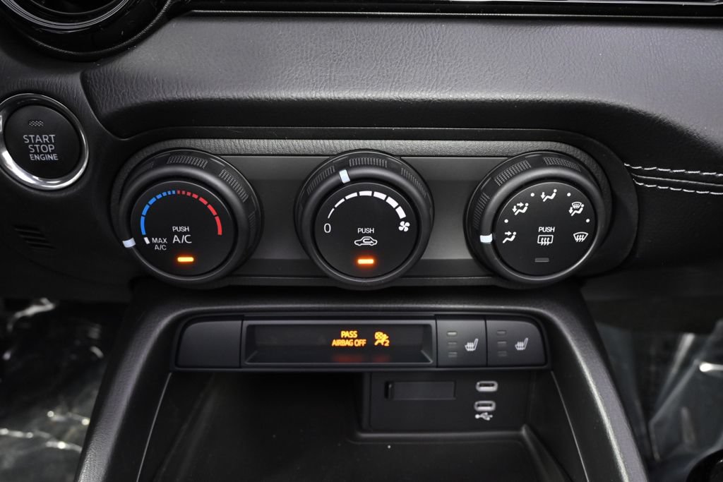 New 2026 MAZDA MX-5 Miata Club w/ Weather Package RWD image 31