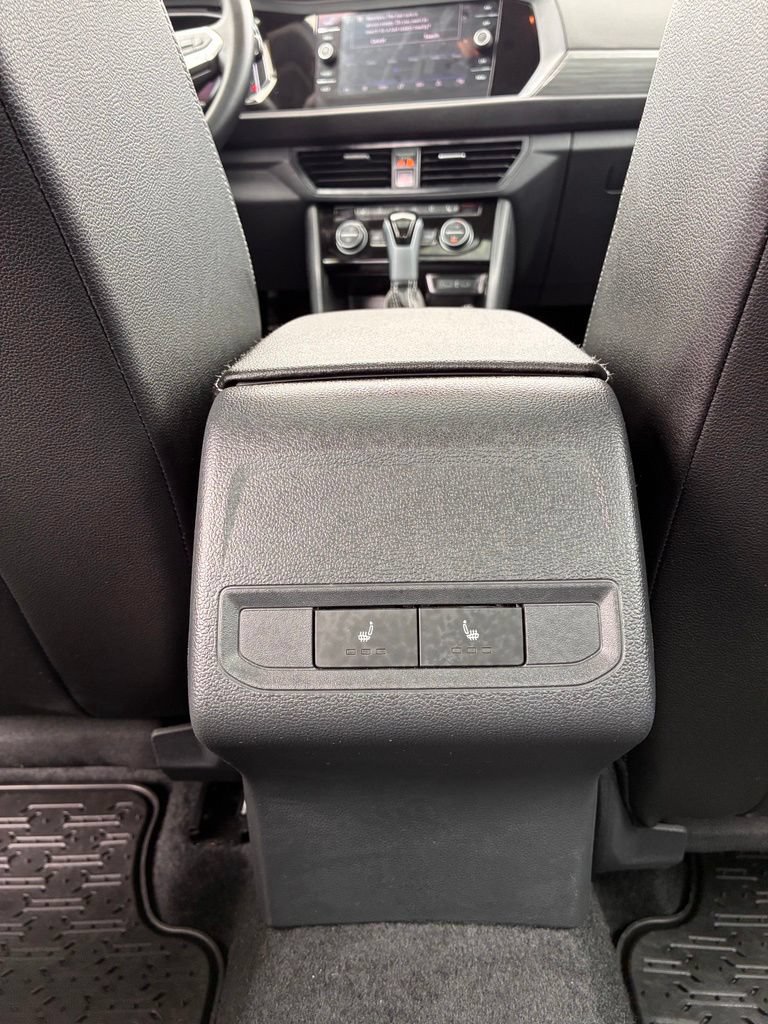Used 2024 Volkswagen Jetta SEL FWD image 16