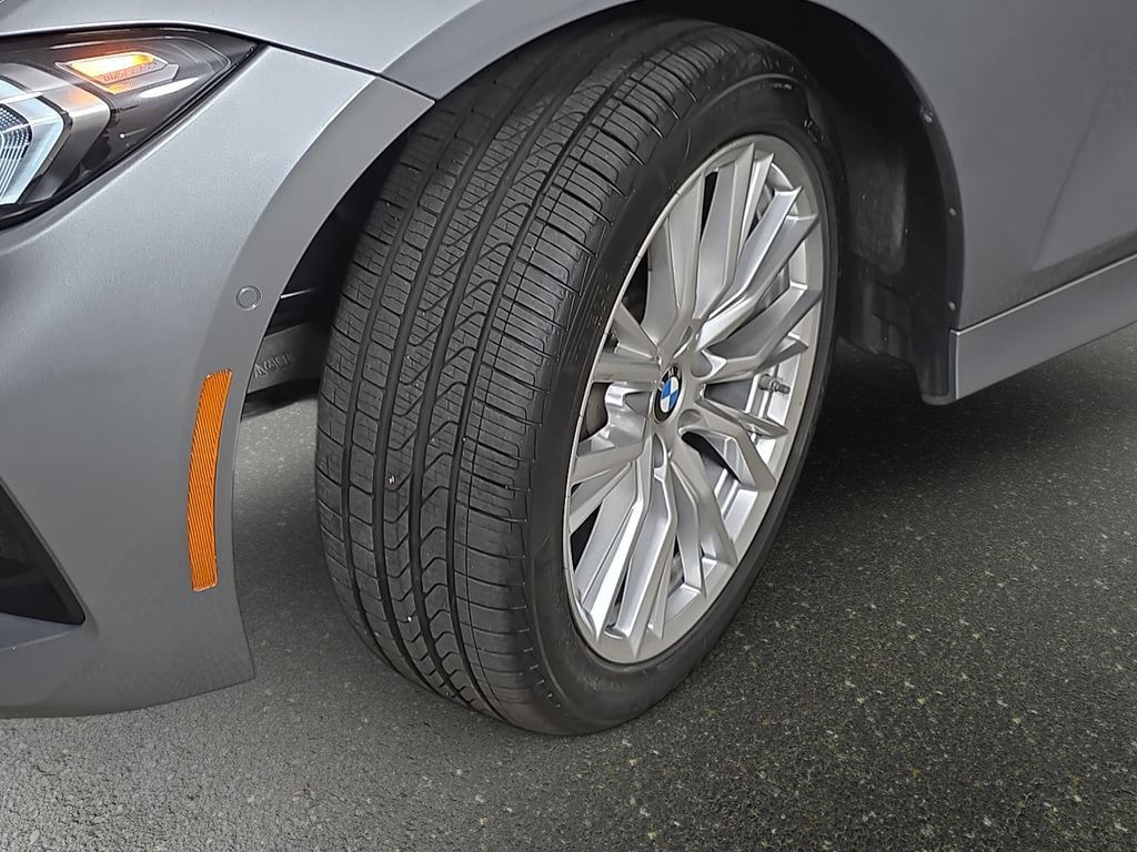 Used 2024 BMW 330i xDrive Sedan w/ Premium Package AWD/4WD image 36