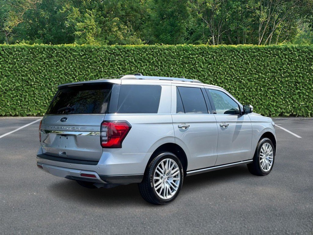 Used 2024 Ford Expedition Limited AWD/4WD image 3