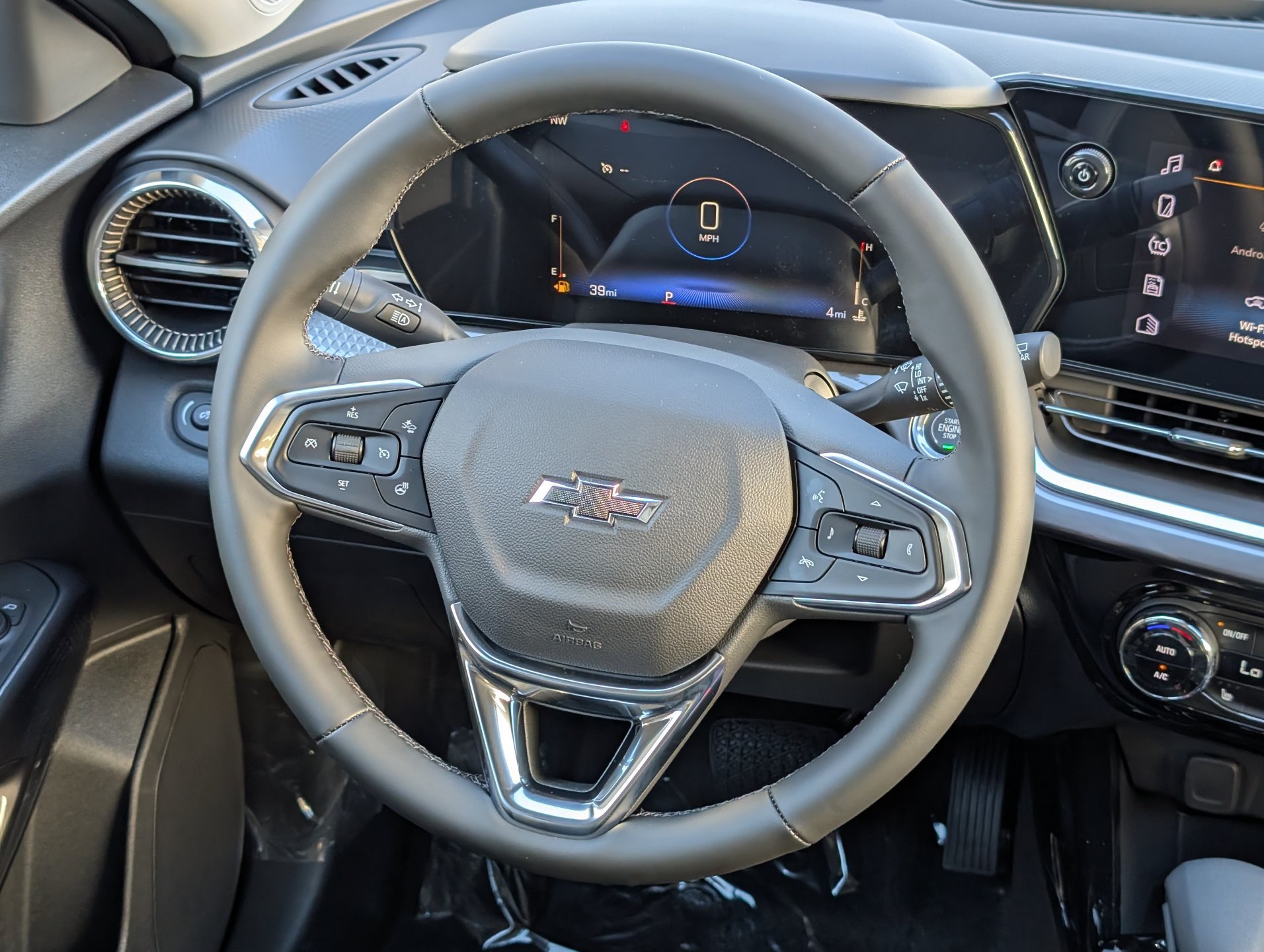 New 2026 Chevrolet Trax ACTIV FWD image 15