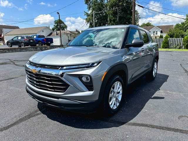 Used 2026 Chevrolet TrailBlazer LS w/ LS Convenience Package FWD image 3