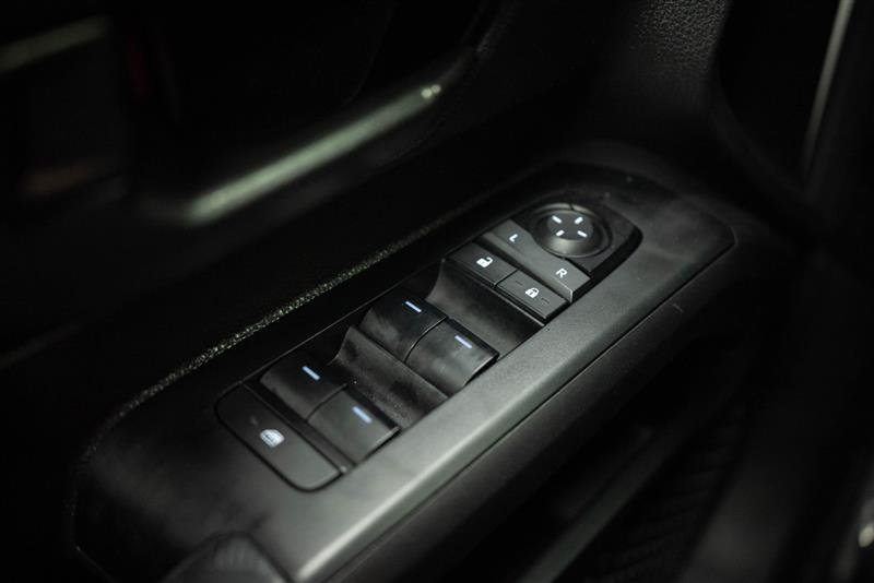 Used 2025 Toyota Tacoma SR5 AWD/4WD image 26