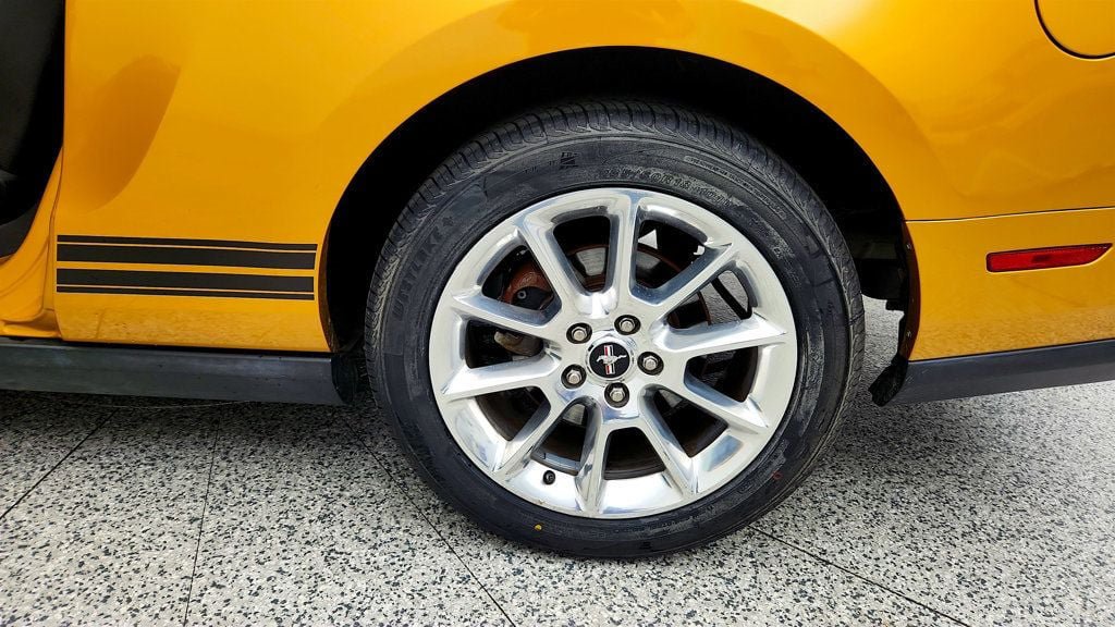 Used 2010 Ford Mustang Coupe RWD image 9