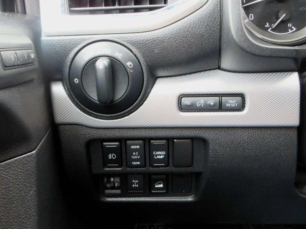 Used 2019 Nissan Titan PRO-4X w/ Pro-4x Convenience Package image 26