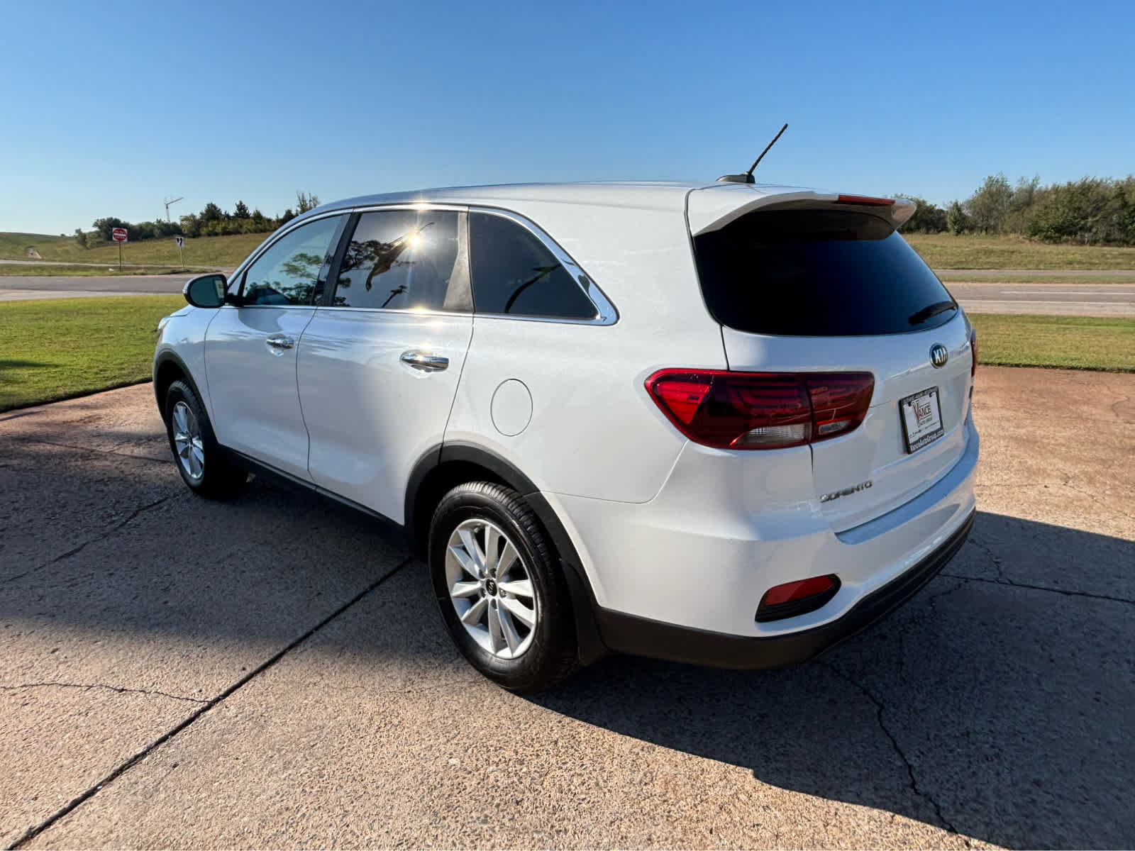 Used 2020 Kia Sorento LX FWD image 5