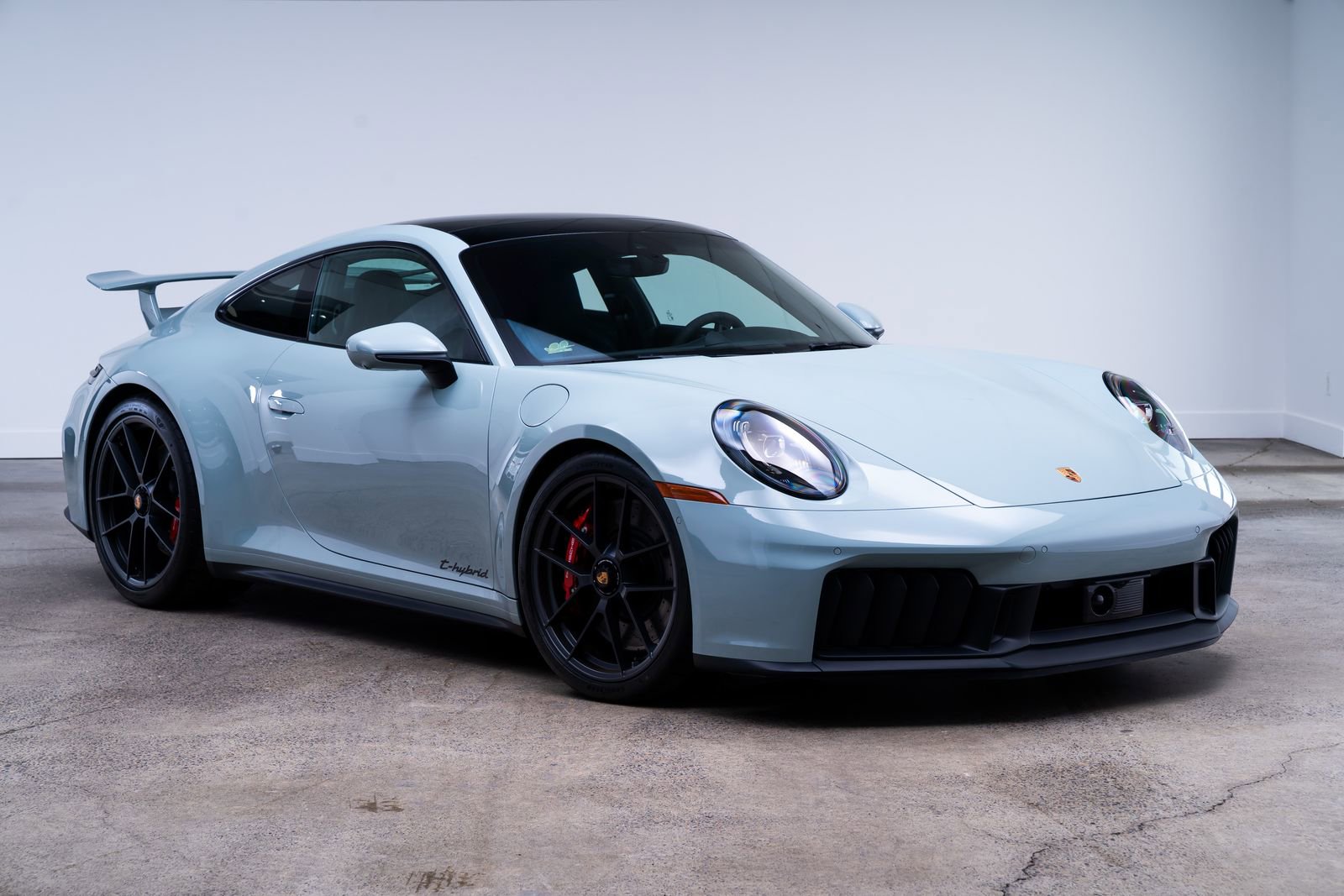 Used 2026 Porsche 911 Carrera 4 GTS AWD/4WD image 38
