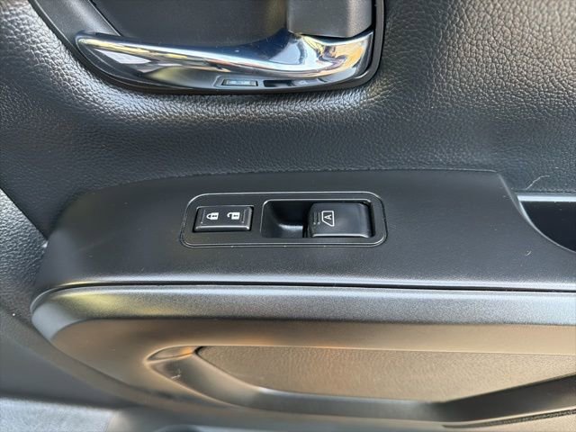 Used 2023 Nissan Titan PRO-4X w/ Pro-4x Convenience Package image 15