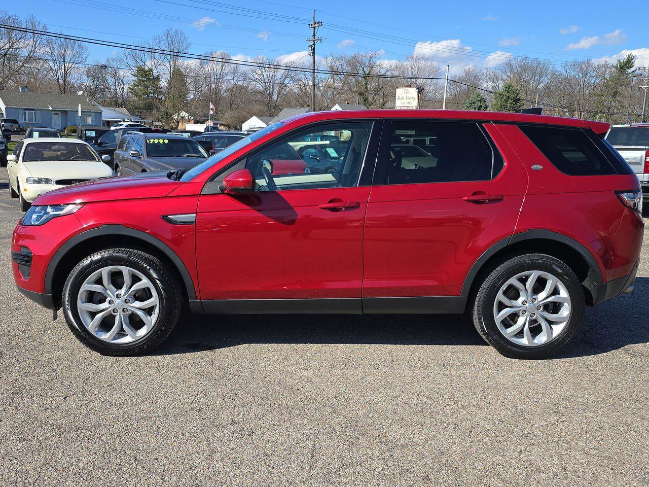 Used 2019 Land Rover Discovery Sport SE image 19