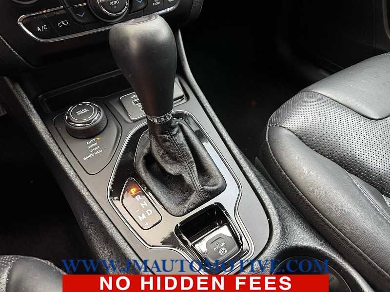 Used 2019 Jeep Cherokee Limited image 36