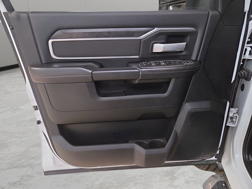 Used 2024 RAM 3500 Big Horn image 10