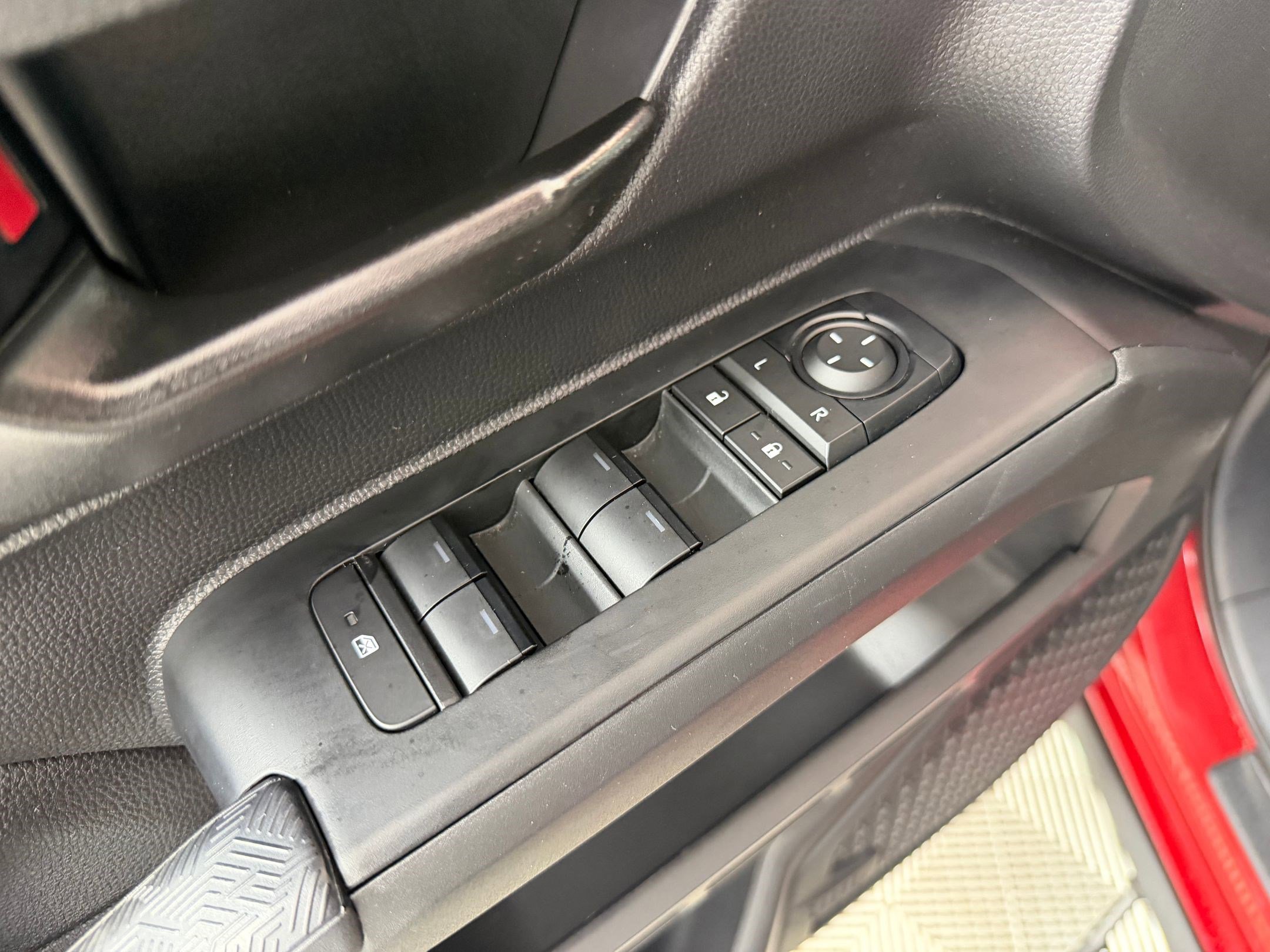 Used 2024 Toyota Tacoma SR5 AWD/4WD image 11