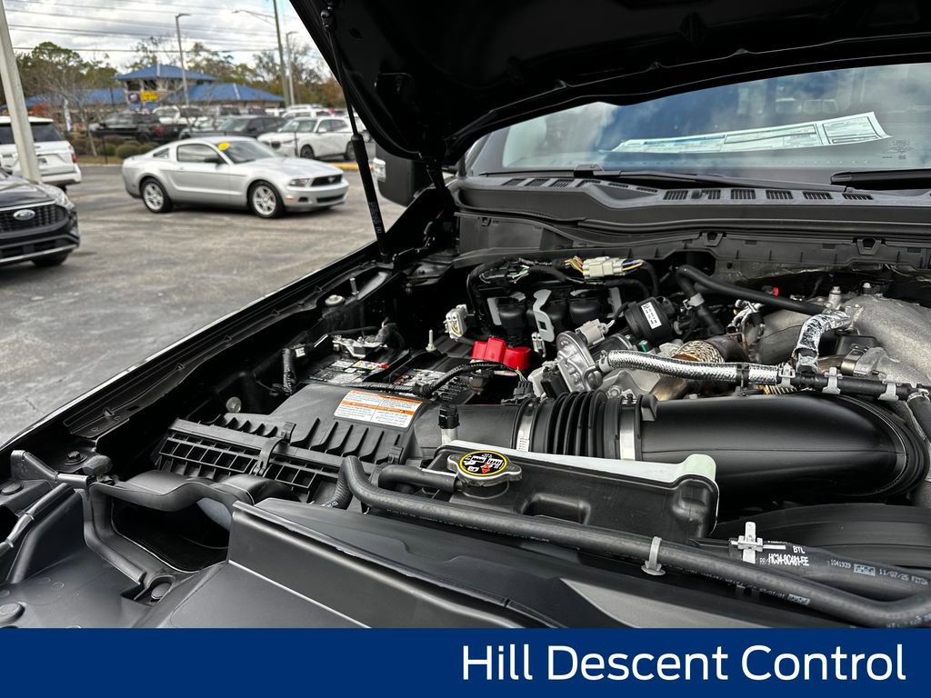 New 2026 Ford F250 Lariat w/ Black Appearance Package image 27