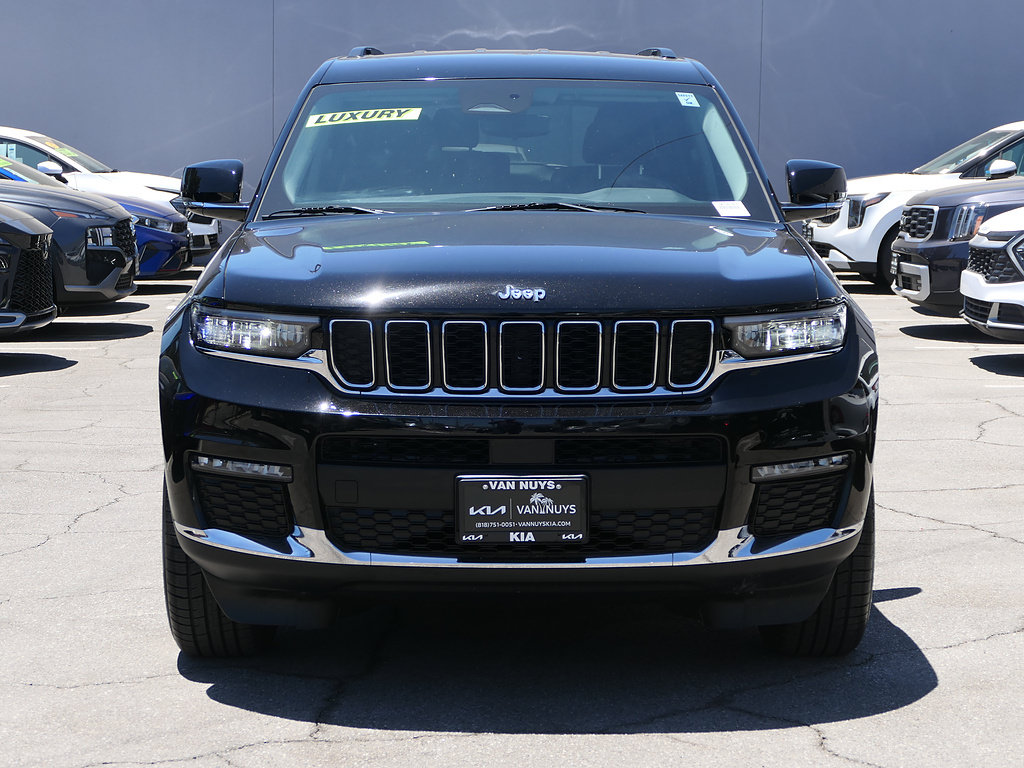Used 2023 Jeep Grand Cherokee L Limited AWD/4WD image 7