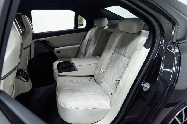 New 2027 BMW 740i xDrive w/ Executive Package AWD/4WD image 32