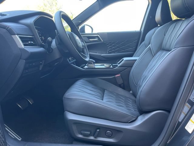 New 2026 Mitsubishi Outlander SEL Black Edition FWD image 13