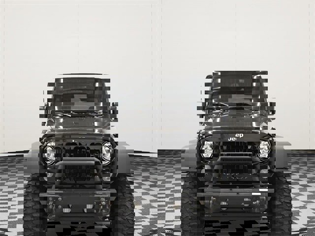 Used 2017 Jeep Wrangler Unlimited Rubicon w/ Cold Weather Group image 3