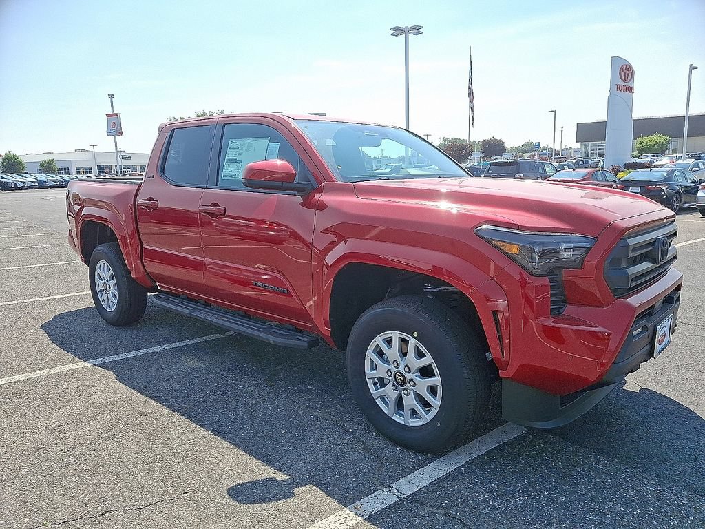 Certified 2025 Toyota Tacoma SR5 w/ SR5 Upgrade Package AWD/4WD image 2
