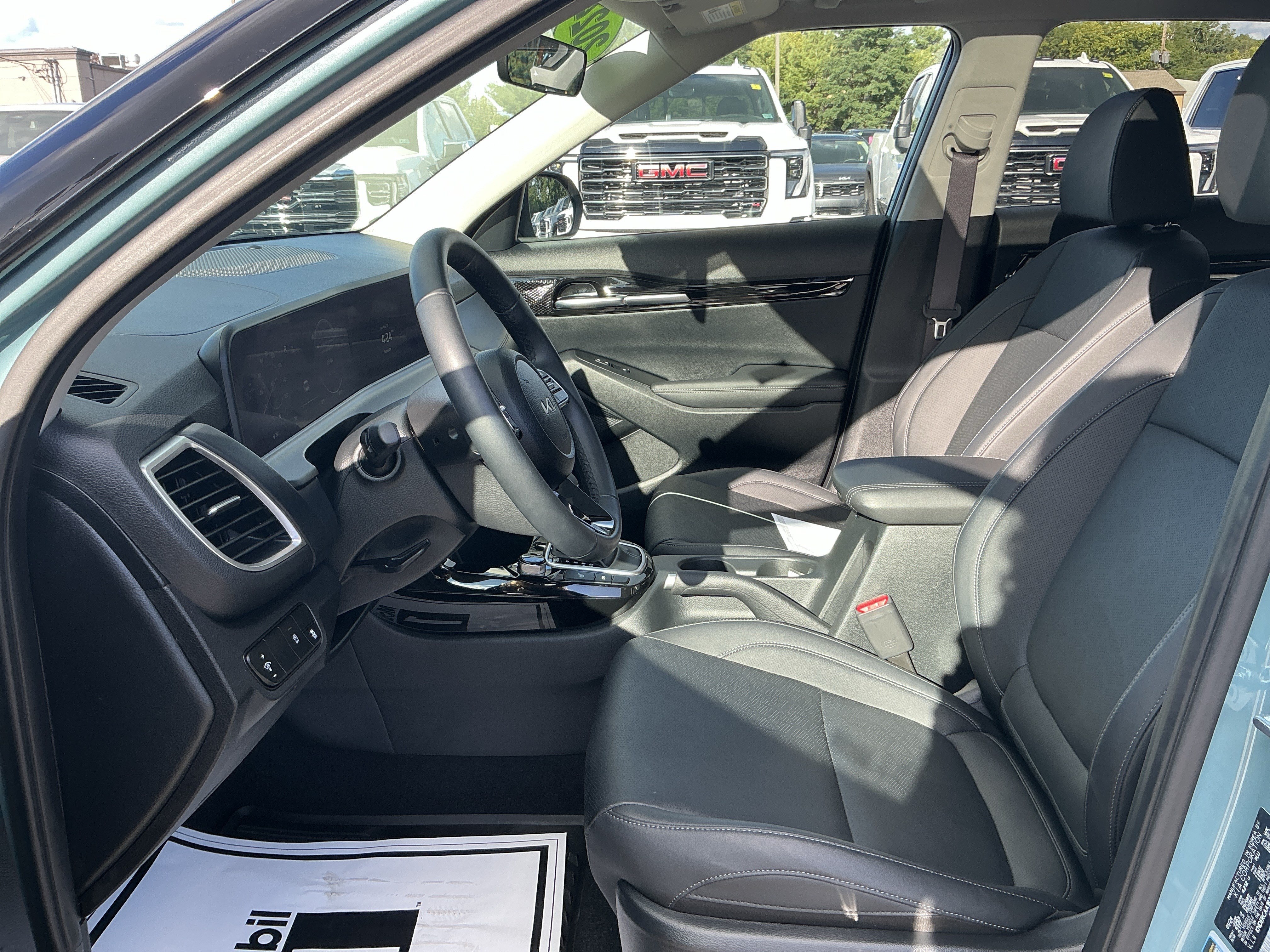 Used 2024 Kia Seltos EX AWD/4WD image 15
