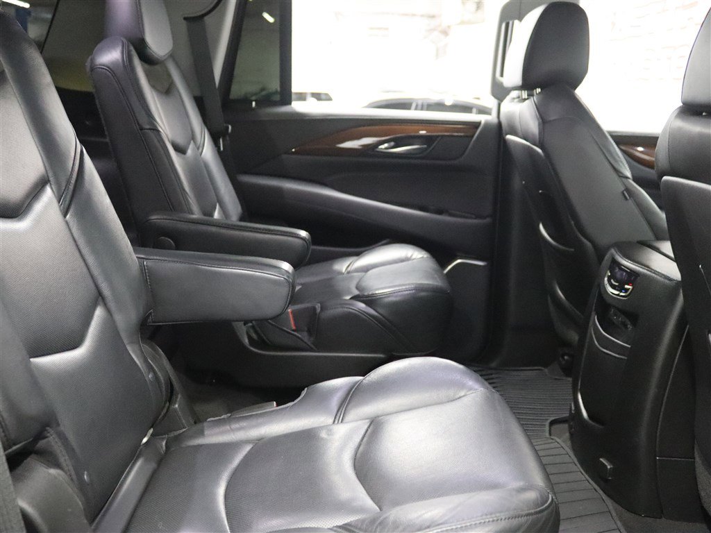 Used 2019 Cadillac Escalade Premium Luxury AWD/4WD image 22