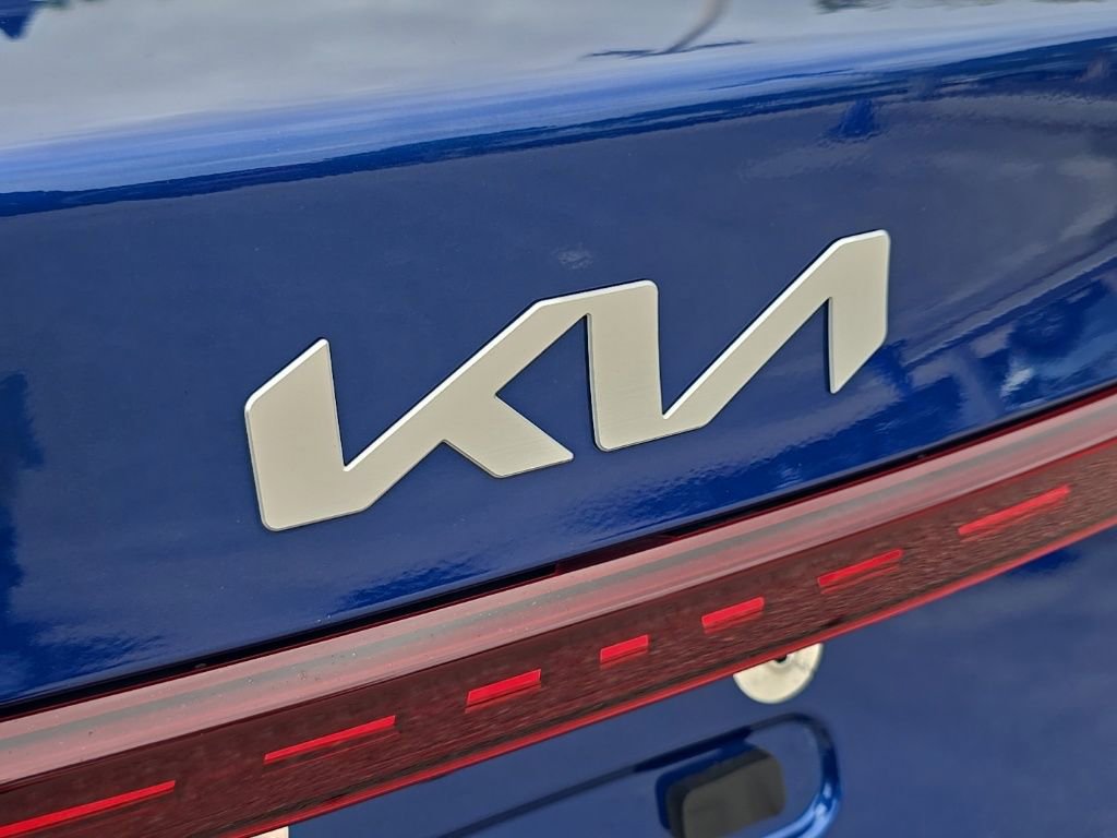 Used 2023 Kia Forte LXS w/ LXS Technology Package image 11