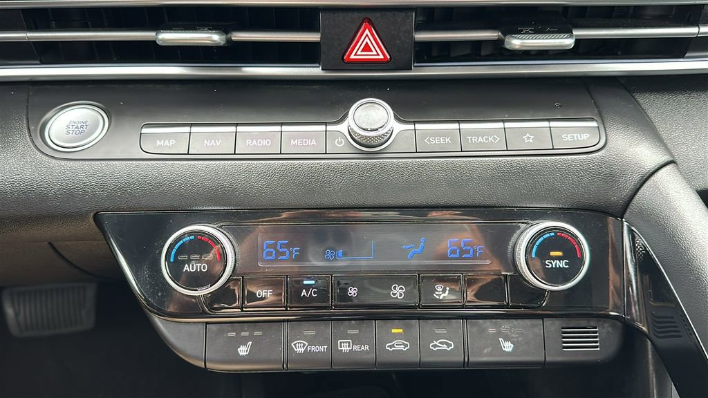 Used 2025 Hyundai Elantra Limited FWD image 26