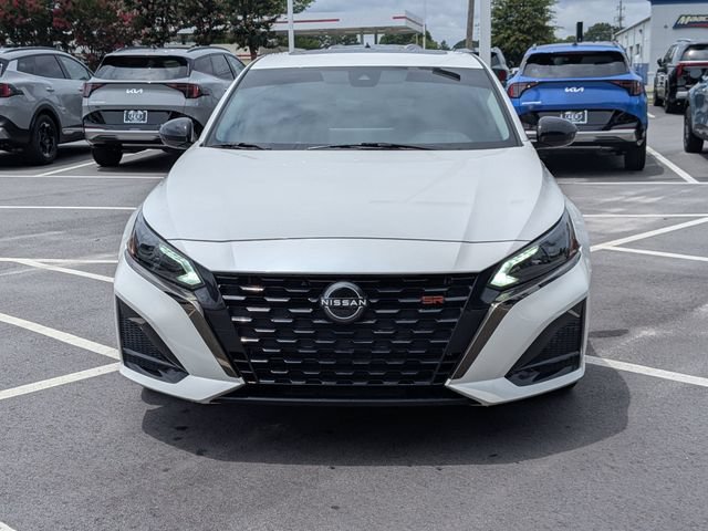 Used 2024 Nissan Altima 2.5 SR w/ SR Premium Package FWD image 8