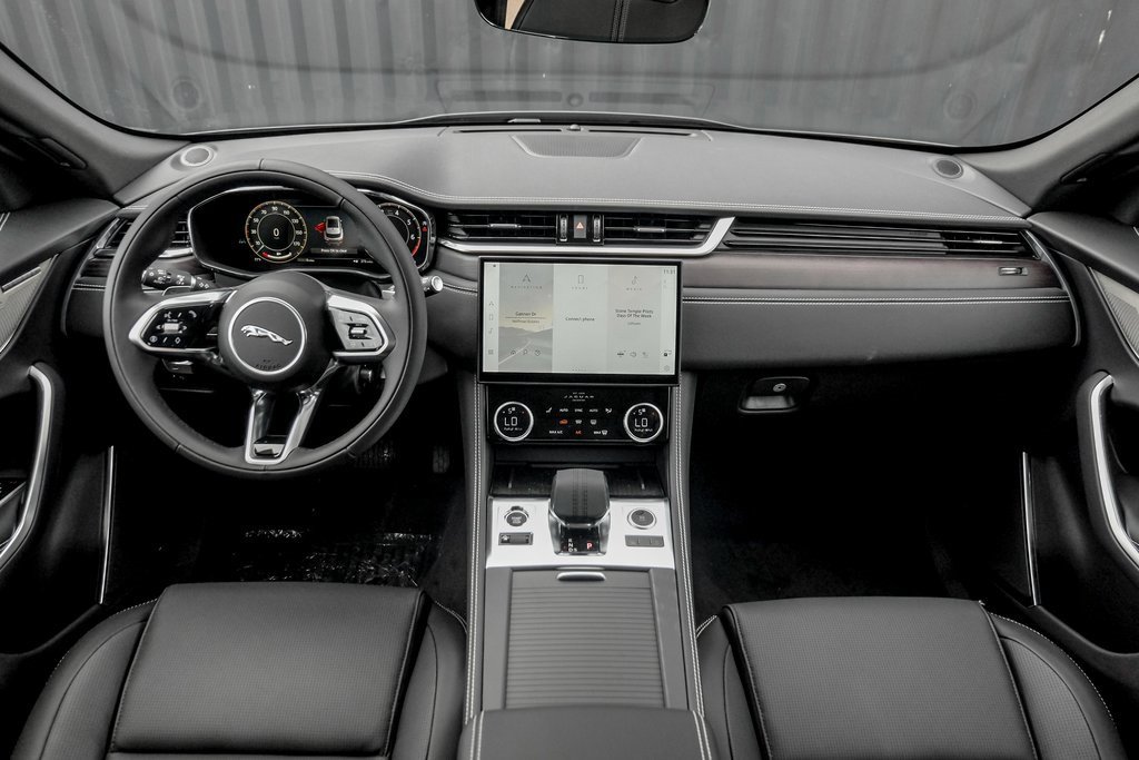 Used 2025 Jaguar F-PACE R-Dynamic S image 18