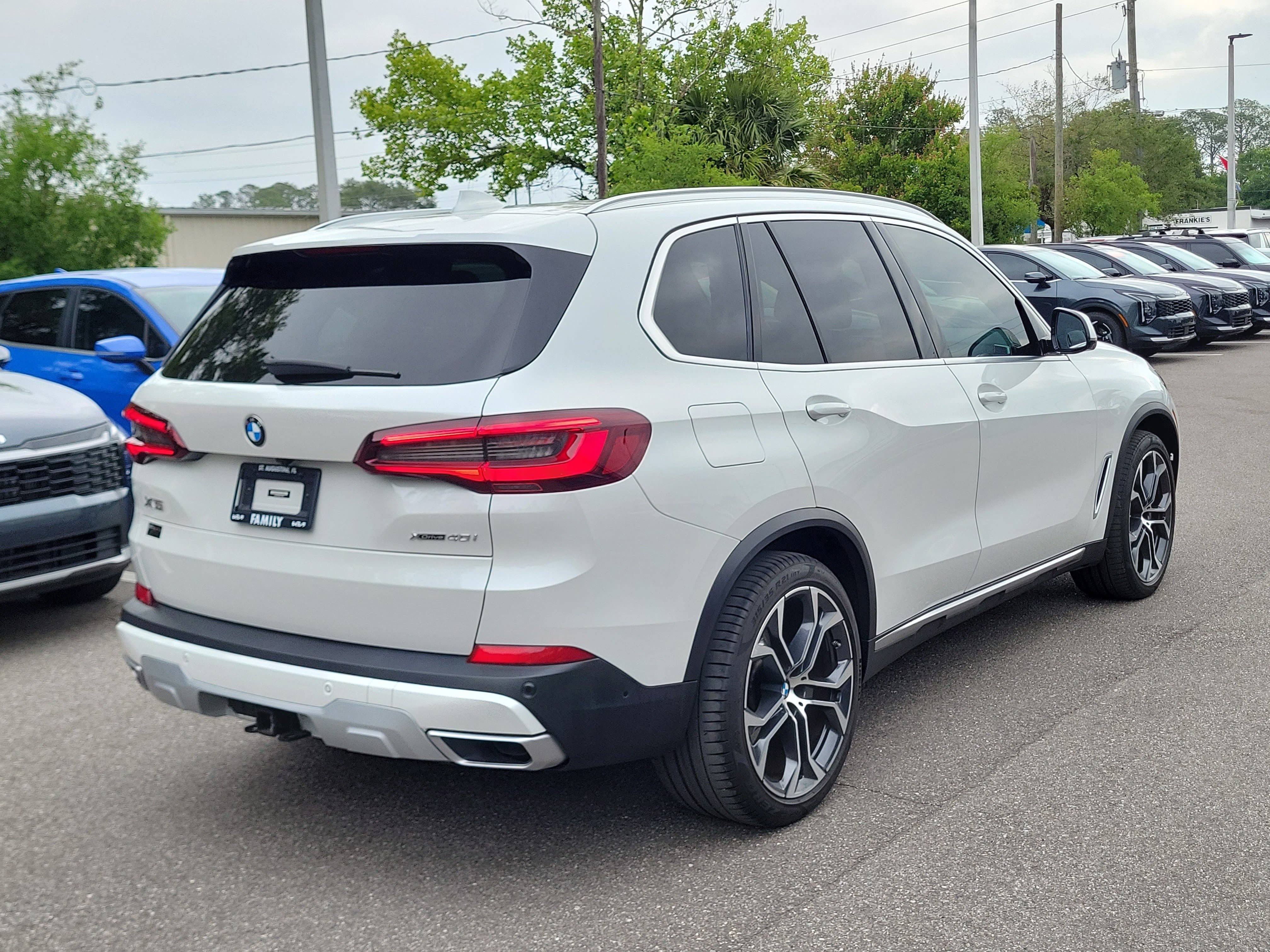 Used 2022 BMW X5 xDrive40i w/ Premium Package AWD/4WD image 6
