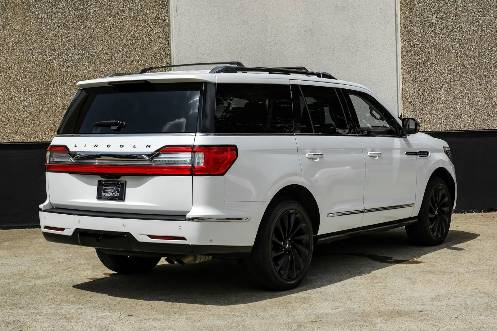 Used 2020 Lincoln Navigator Black Label w/ Cargo Convenience Package AWD/4WD image 10